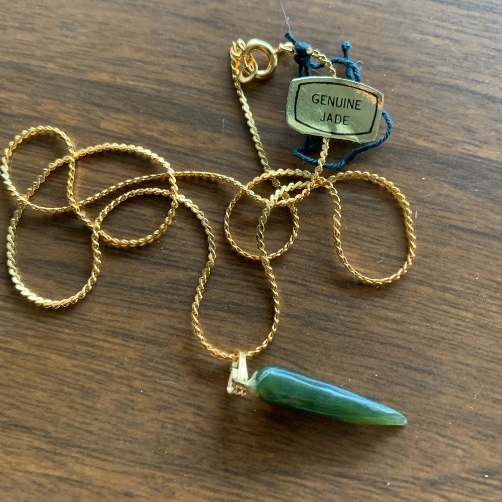 New vintage Jade Tusk Pendant Necklace
